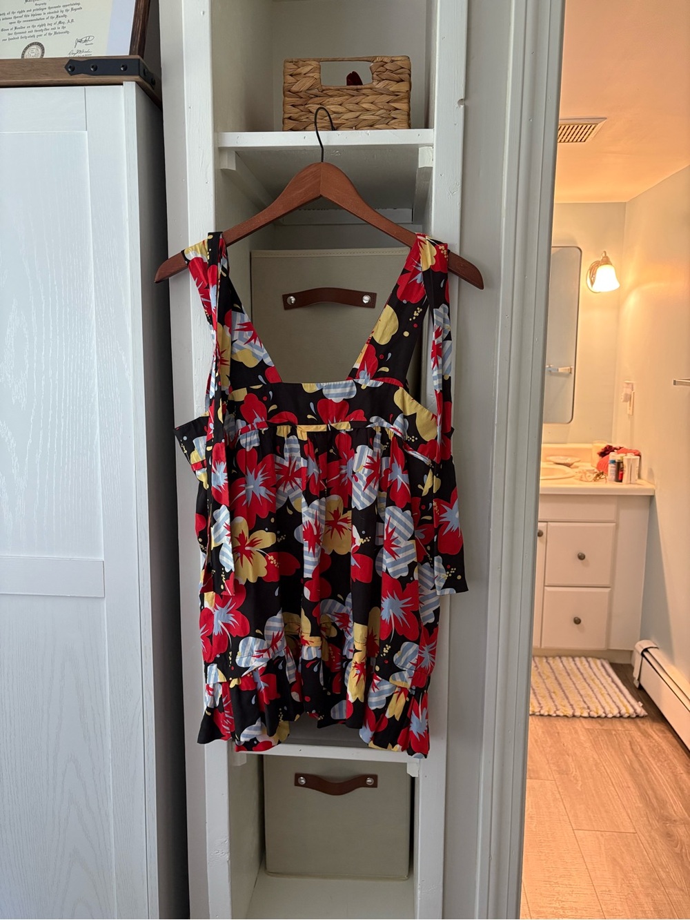 Floral Sleeveless Ruffle Hem Tank Top - Black/Red/Yellow - Picture 3 of 3